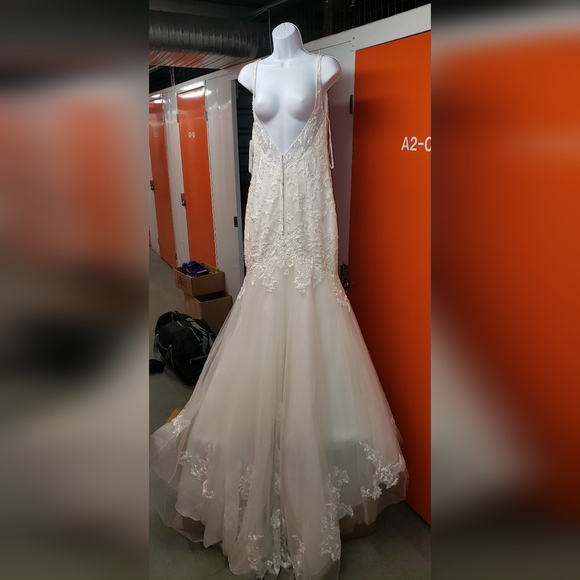 Nina Canacci Ivory Embroidered Wedding Dress - Picture 3 of 15